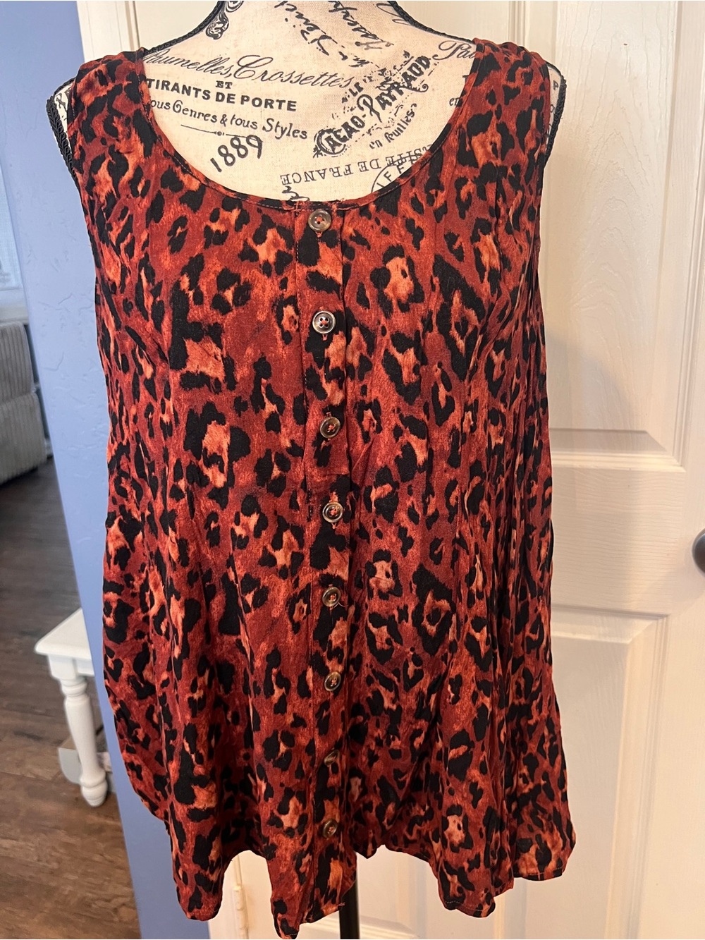 Torrid Button-Front Leopard Print Sleeveless Top - Rust/Black